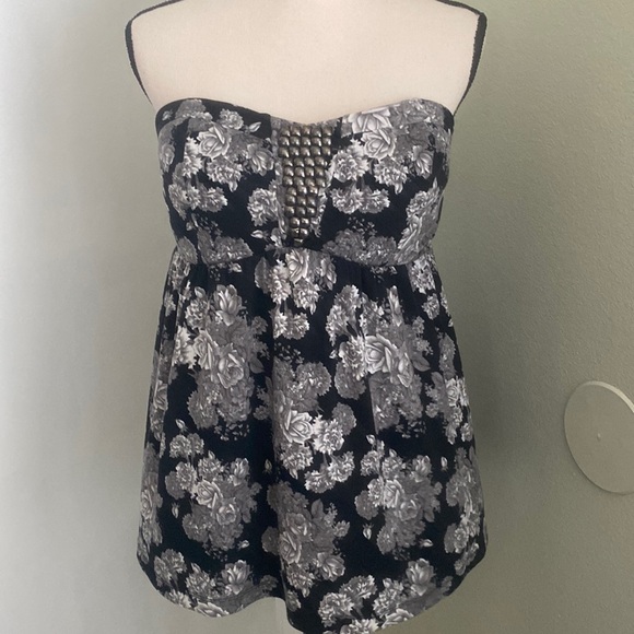 torrid Tops - Torrid Floral Strapless Top